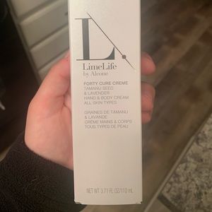 Forty Cure Cream hand and body cream